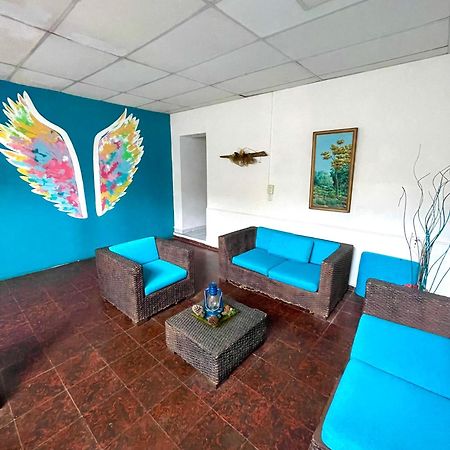 Hotel Y Cafe Ixmati Suchitoto Екстериор снимка