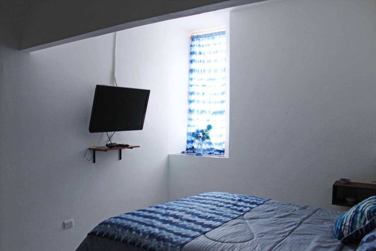 Hotel Y Cafe Ixmati Suchitoto Екстериор снимка