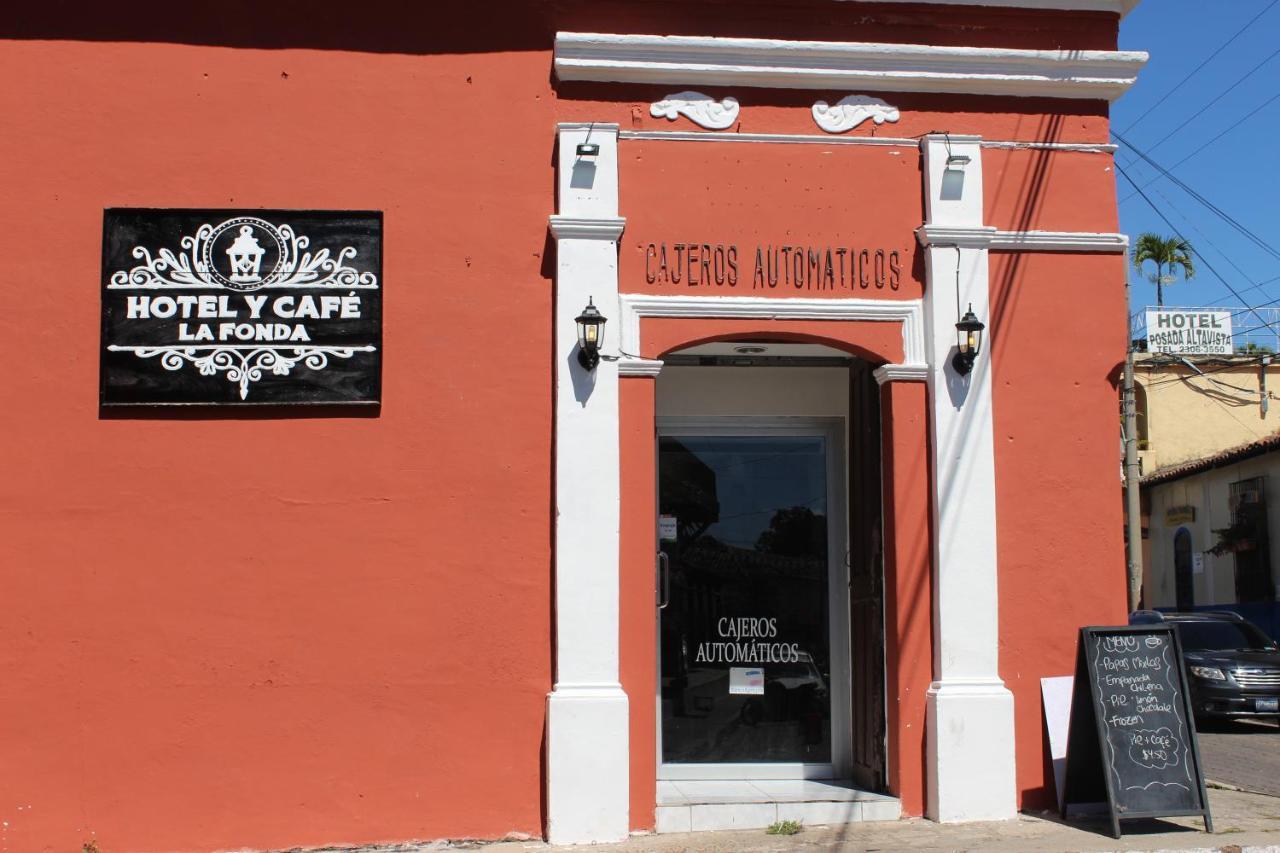 Hotel Y Cafe Ixmati Suchitoto Екстериор снимка