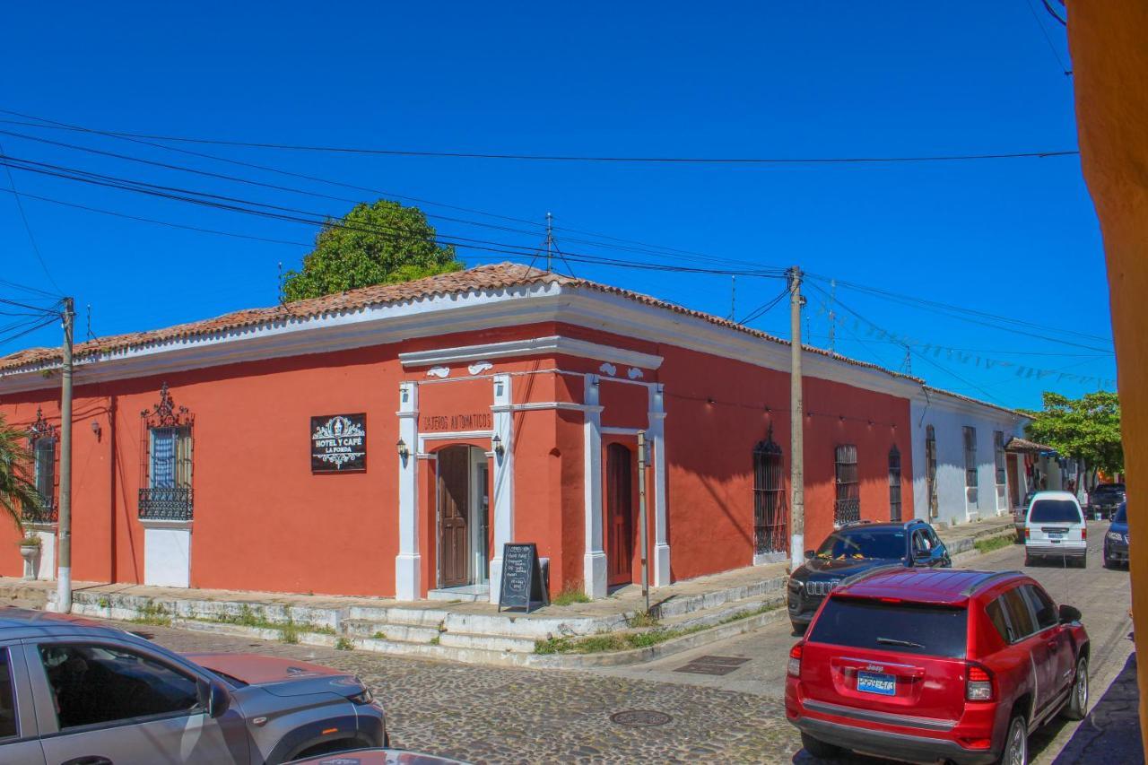 Hotel Y Cafe Ixmati Suchitoto Екстериор снимка