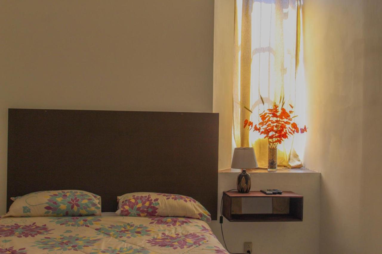 Hotel Y Cafe Ixmati Suchitoto Екстериор снимка