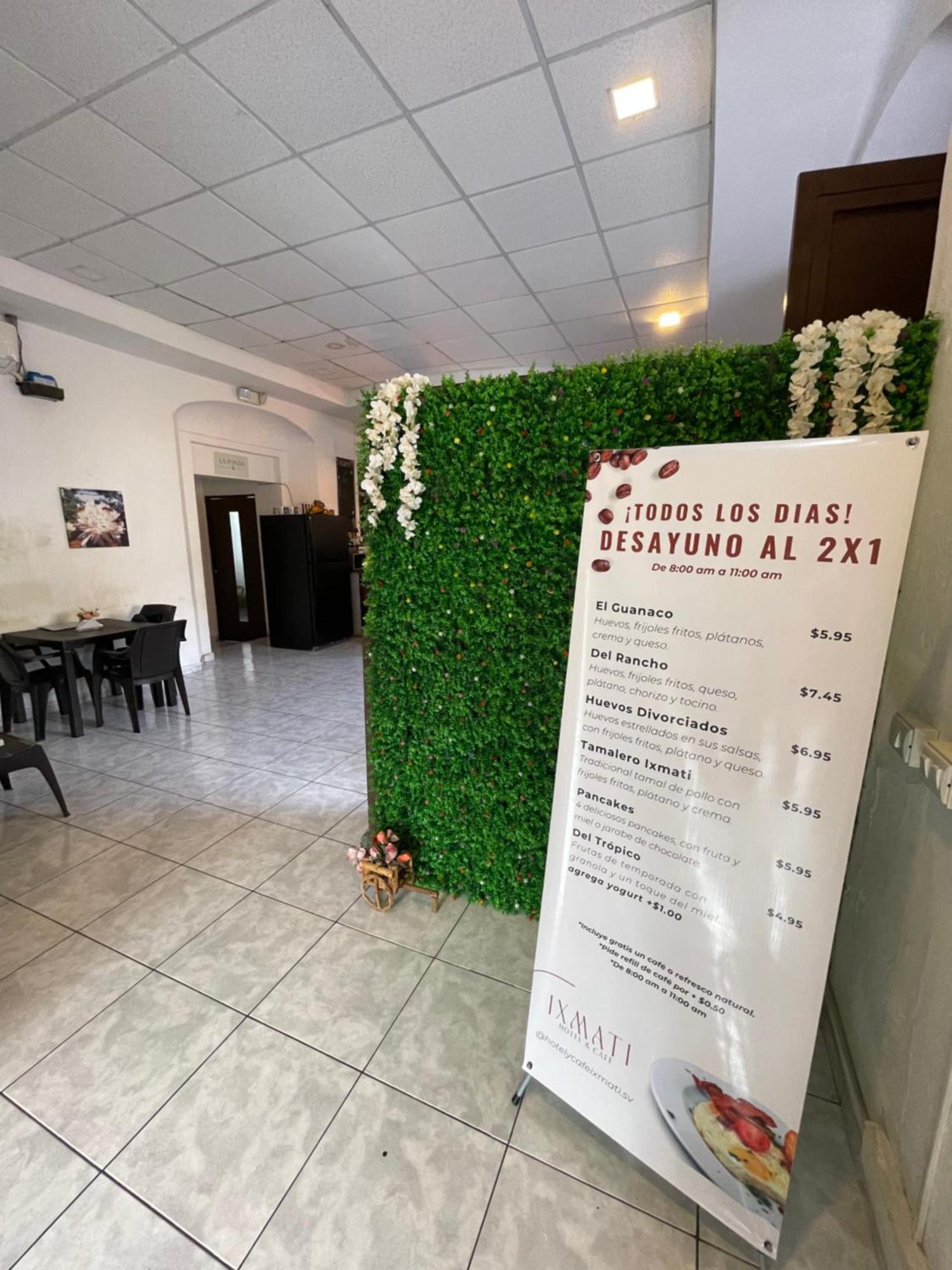 Hotel Y Cafe Ixmati Suchitoto Екстериор снимка