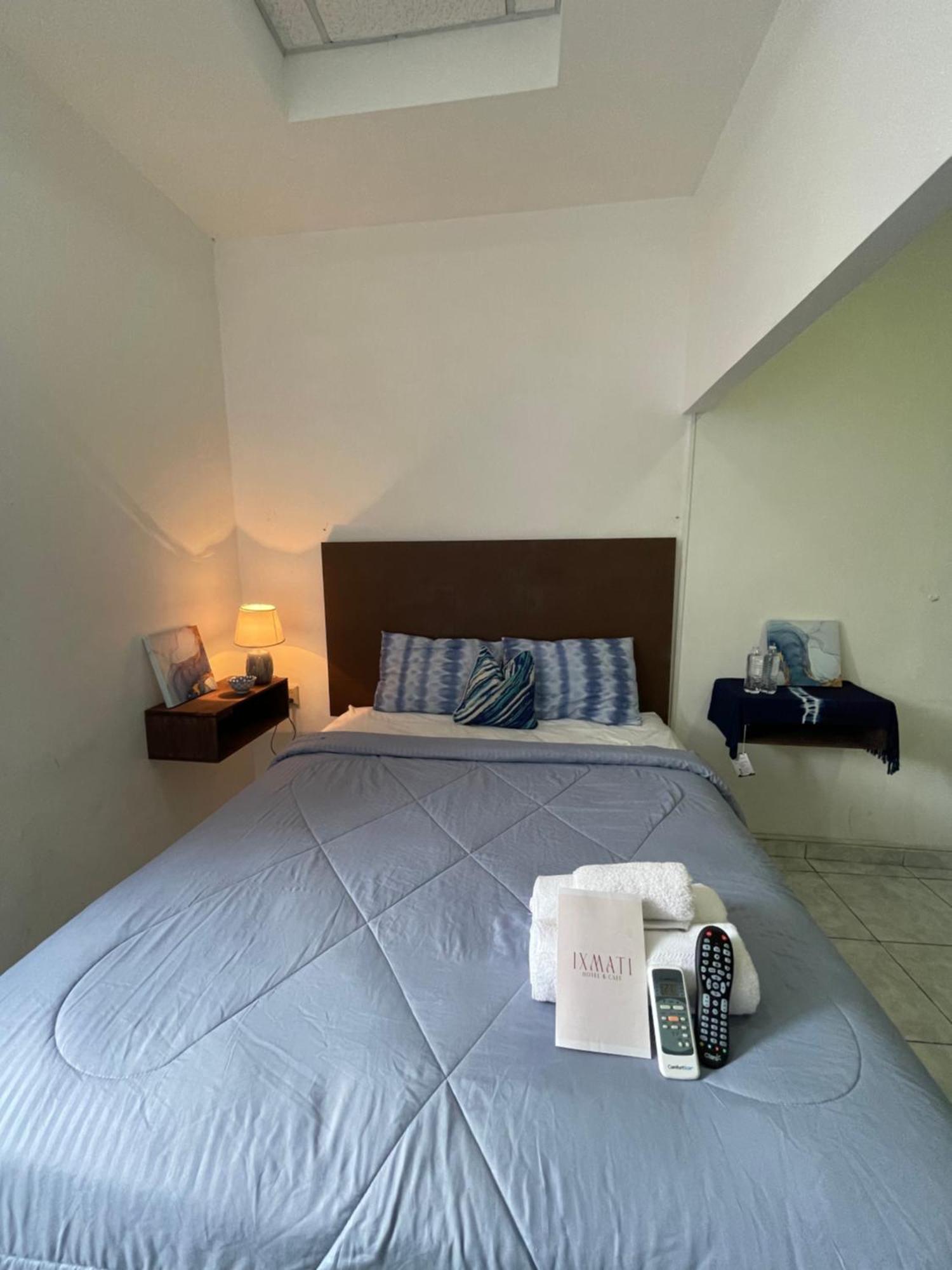 Hotel Y Cafe Ixmati Suchitoto Екстериор снимка