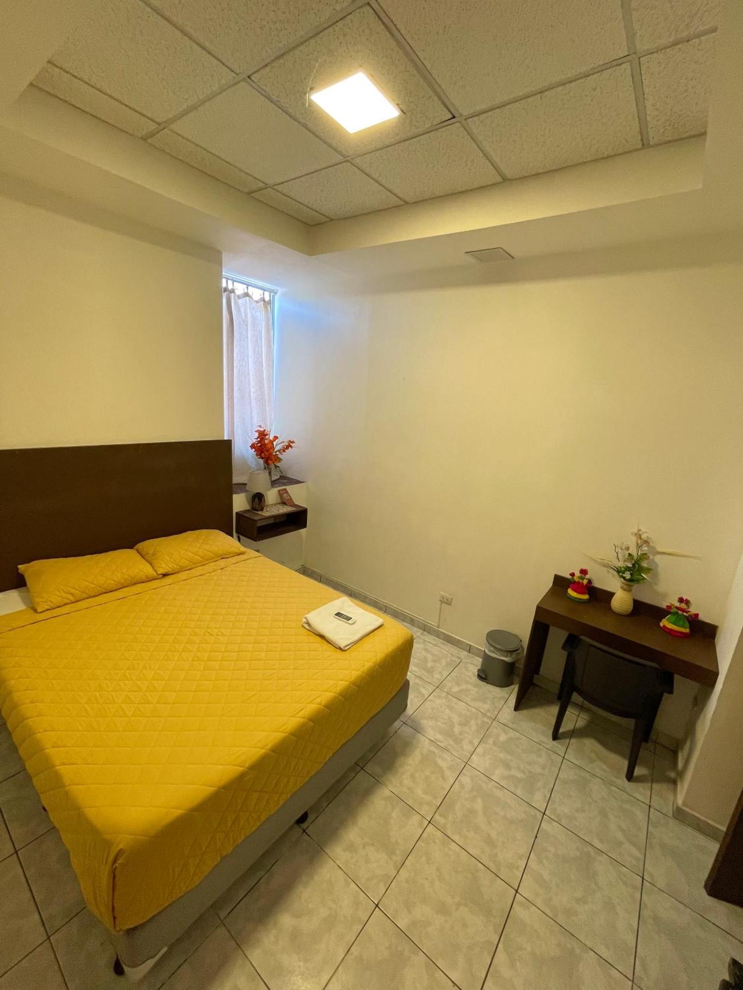 Hotel Y Cafe Ixmati Suchitoto Екстериор снимка