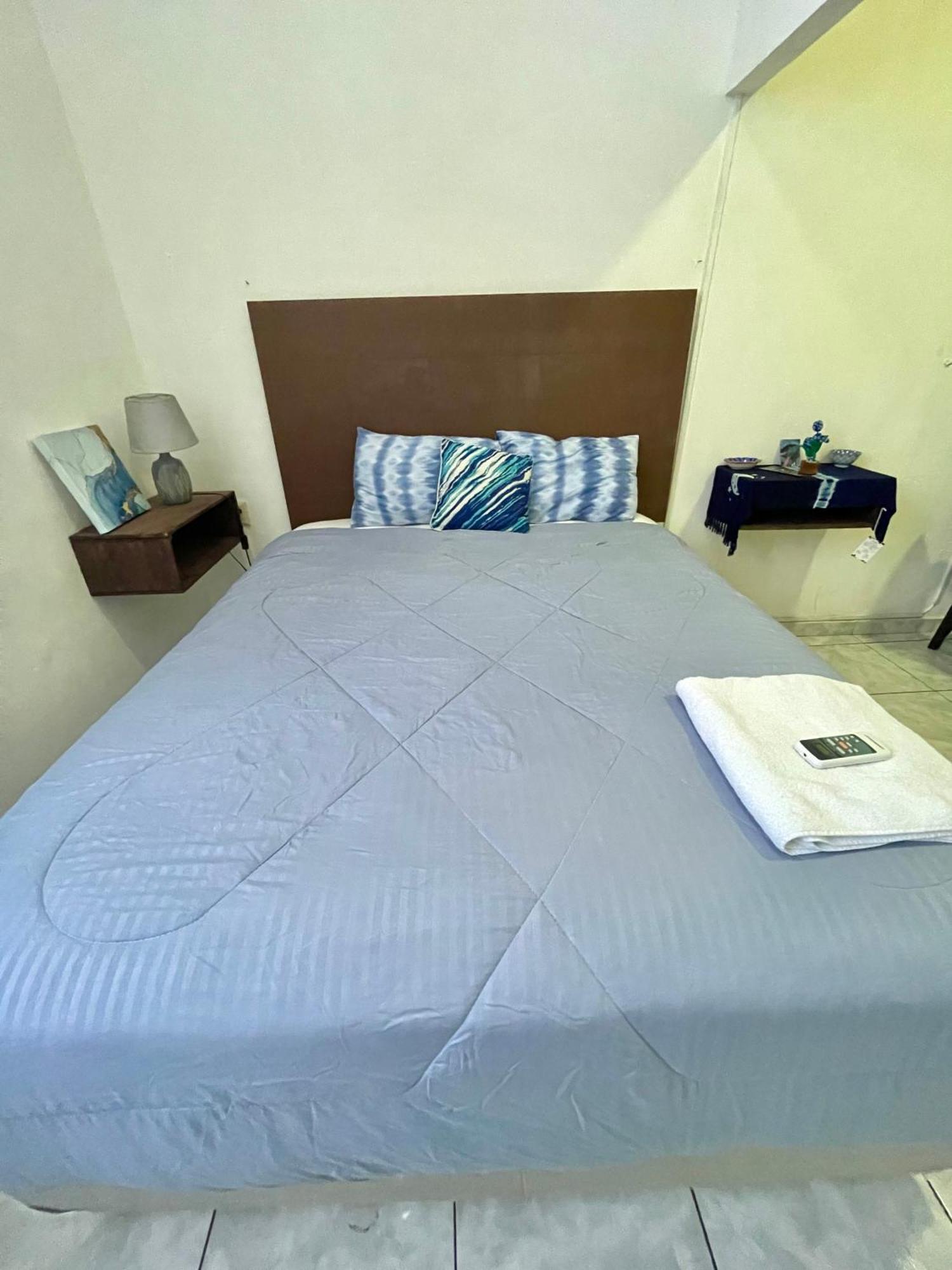 Hotel Y Cafe Ixmati Suchitoto Екстериор снимка